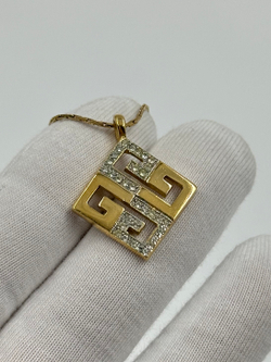 Кулон-лого с кристаллами Givenchy