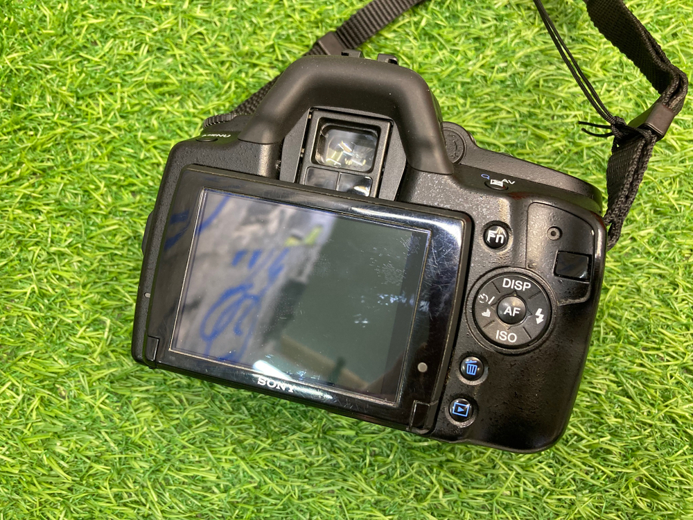 Sony A390 kit 18-55mm 15.000 кадров