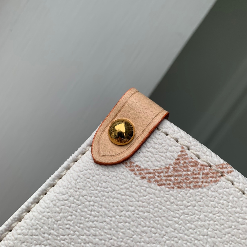 Louis Vuitton Onthego PM