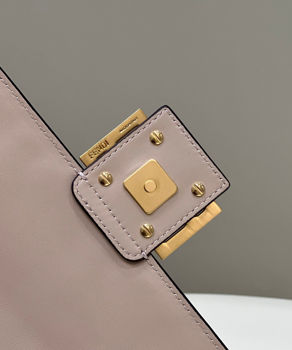 Fendi Baguette 27 cm