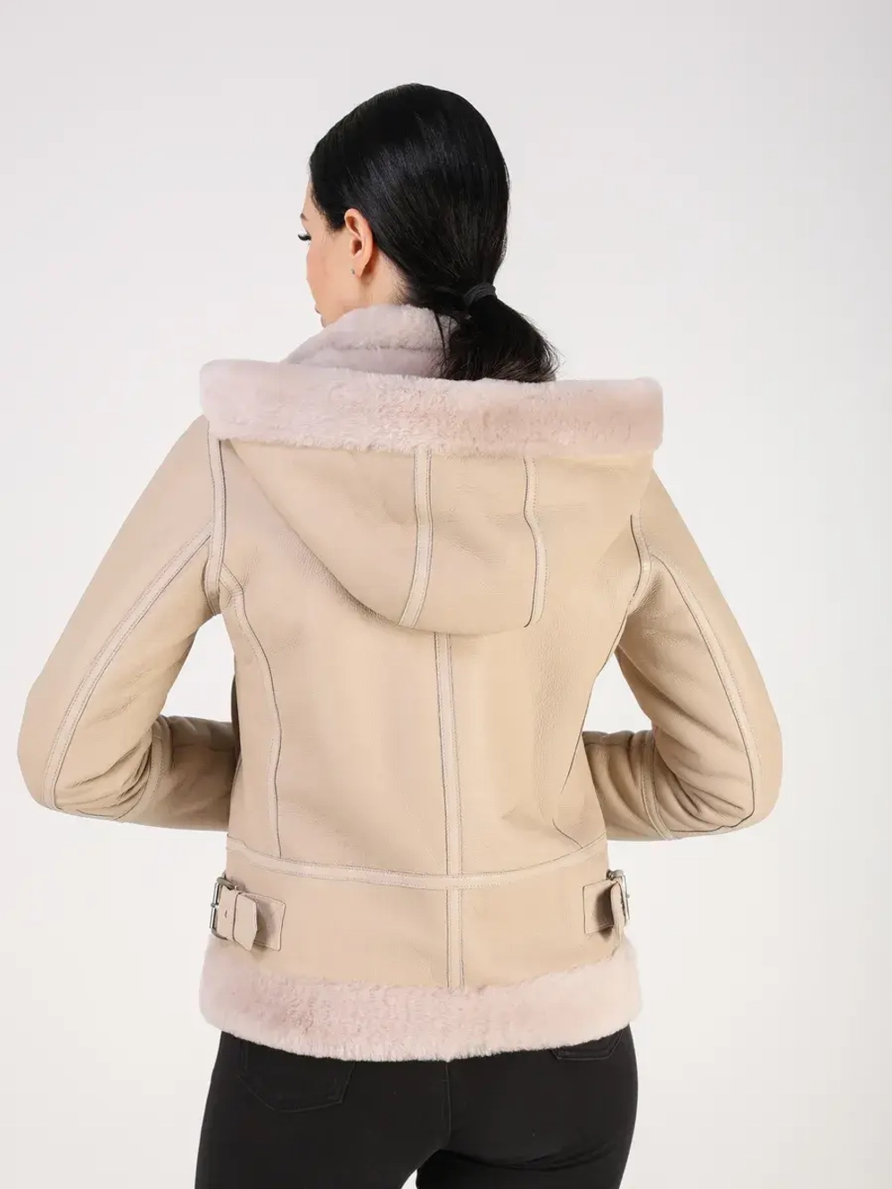 Дубленка зимняя натуральная с капюшоном пилот