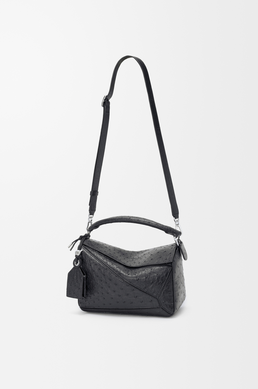 Loewe Маленькая сумка Puzzle Featherlight из страусиной кожи, черный