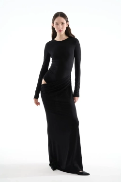 Облегающее платье с разрезом на бедре