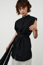 Блуза с драпировкой и поясом