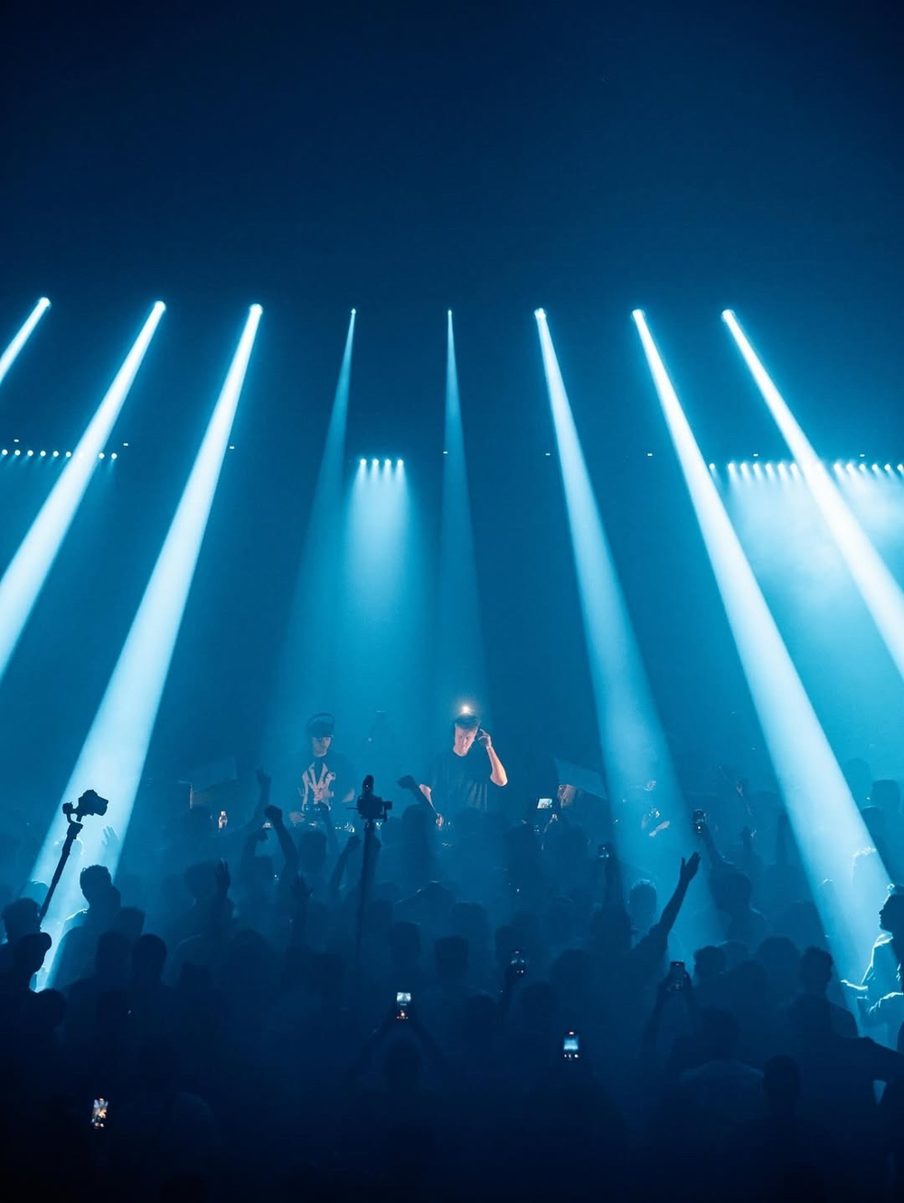 Световой прибор Amixled BEAM 230 7R SHARPY