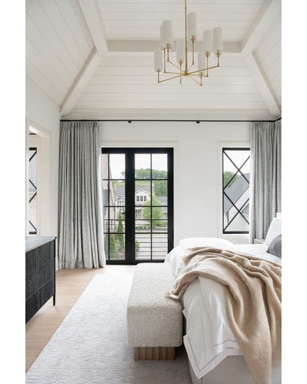 Золотая люстра “Новара”