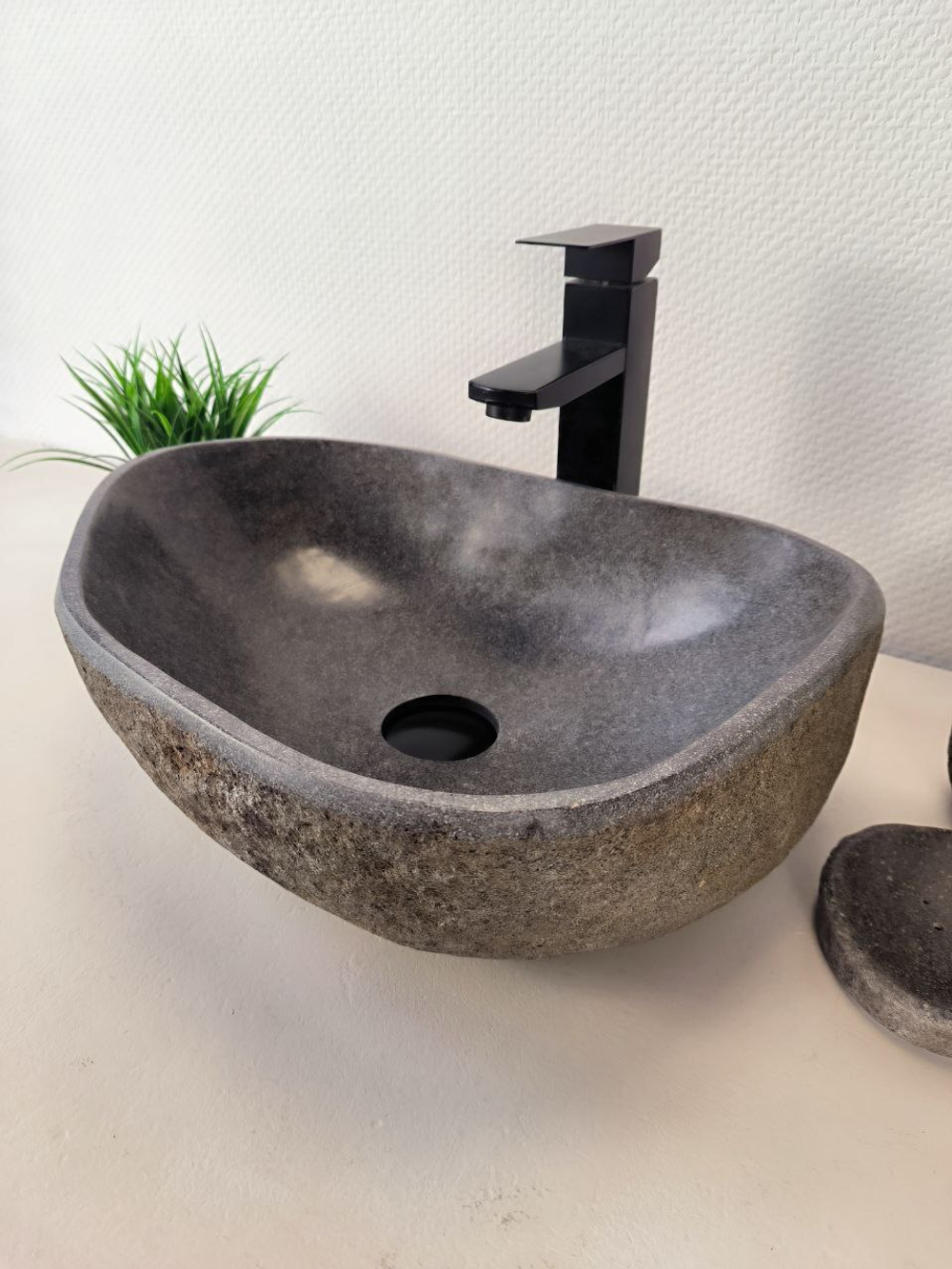 Раковина из речного камня RS-65985 45х34х15 из натурального камня