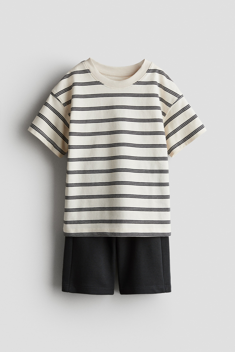 H&M Комплект из шортов и футболки, темно-серый