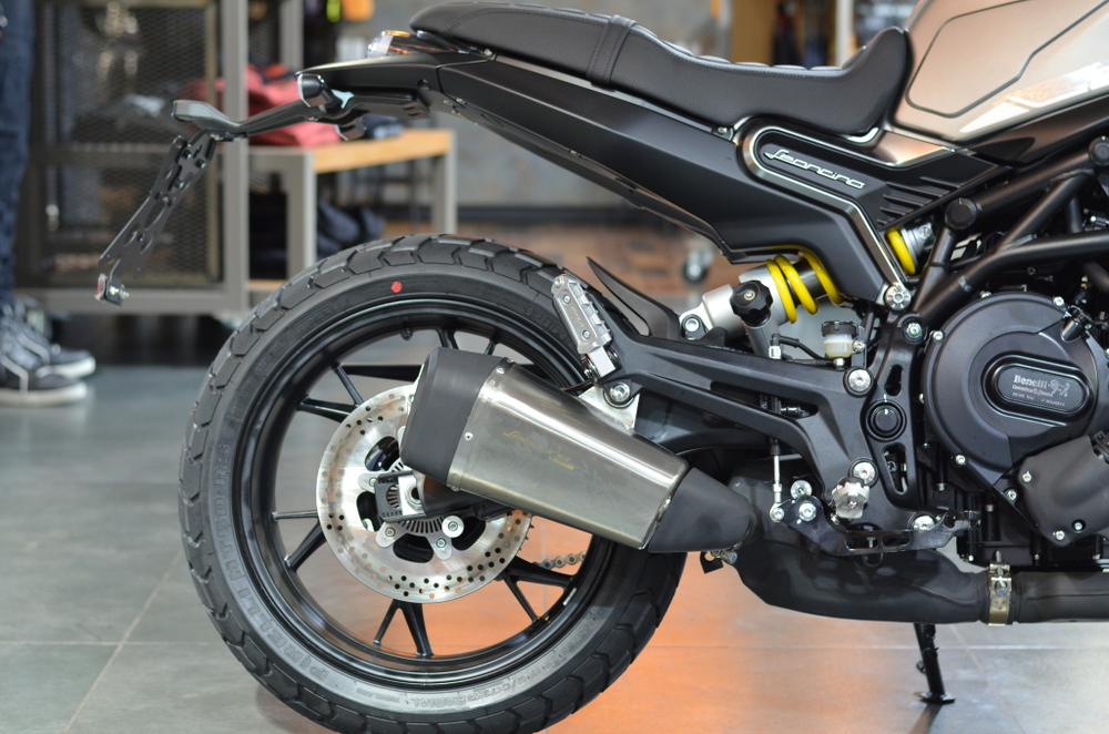 Benelli Leoncino 800