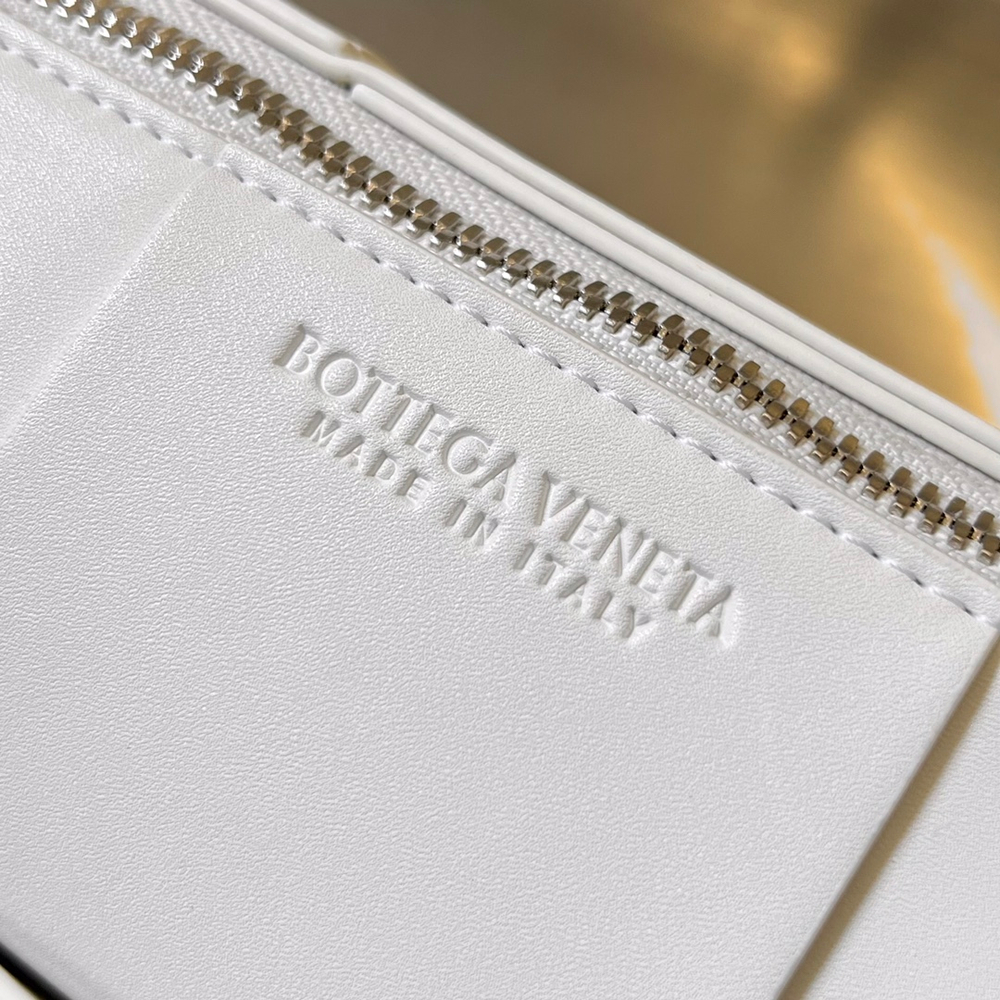 Bottega Veneta Small Canette 21 cm