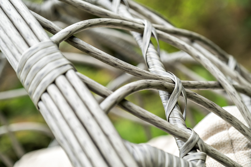 "Венеция" подвесное кресло-кокон из искусственного ротанга, цвет серый с бежевой подушкой