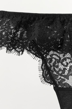 ZARA КРУЖЕВНЫЕ ТРУСЫ-ТАНГА С ВОЛАНАМИ, ЧЕРНЫЙ