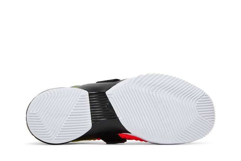 Nike Zoom Soldier 12 Hyper Sneakers
