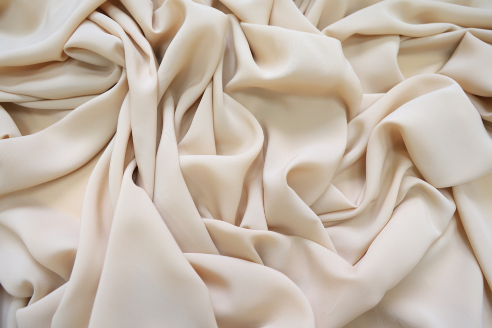 Креп плательный кремовый