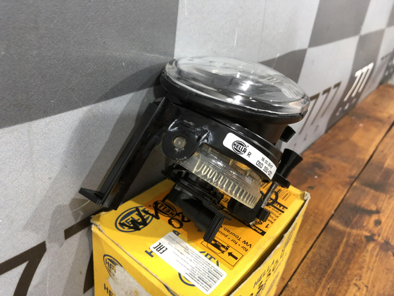 ПТФ передняя правая Volkswagen Touran 1 03-10 Новая Оригинал 1N0010151021