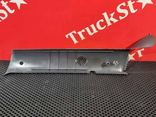 Накладка стойки лобового стекла правая