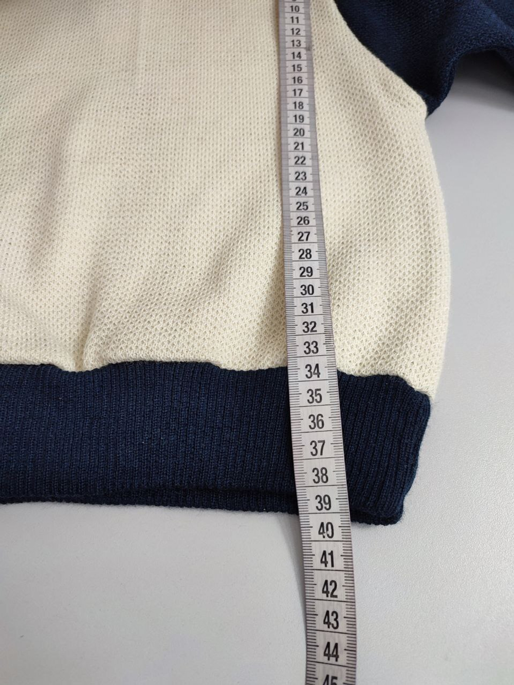 Джемпер базовый на 4 года