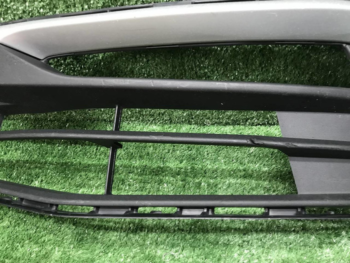 Накладка ПТФ левая BMW 5er G30 (2017-2020)