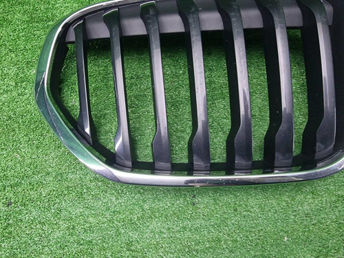 Решетка радиатора BMW X1 F48 (2019-2022)