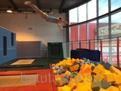 Кубики поролоновые для ямы приземления - МУЛЬТИЦВЕТ - ППУ плотность 16-18 кг/м3, жёсткость 20 кПа