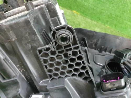 Битая Фара левая VW Touareg 3 (2018-н.в.) LED