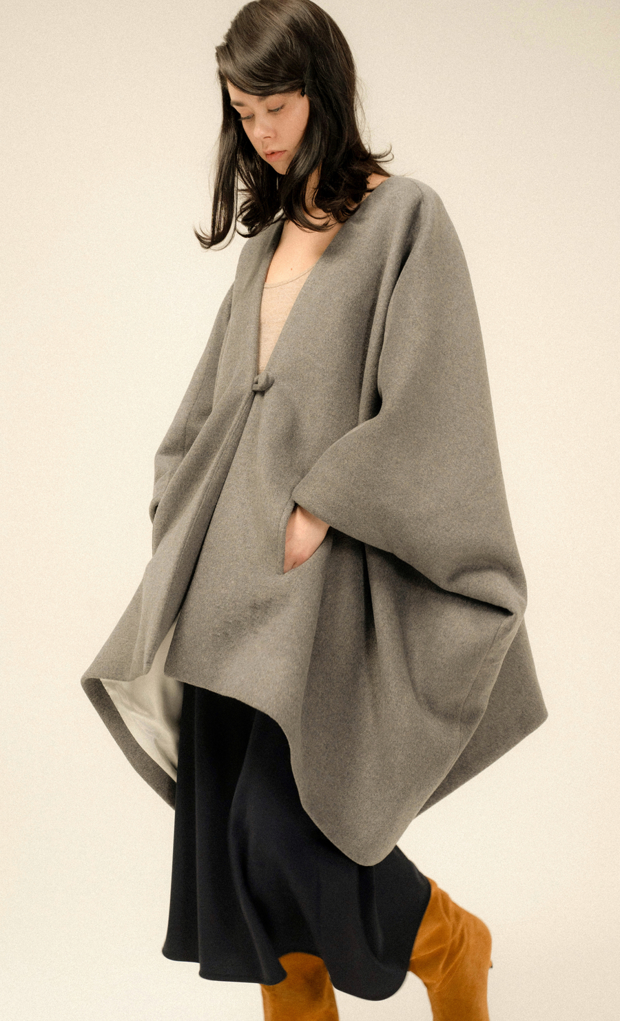 Лаконичное пальто свободного кроя