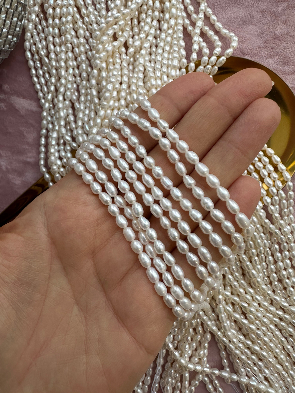 Жемчуг рис 3,7-3,8мм, 4А