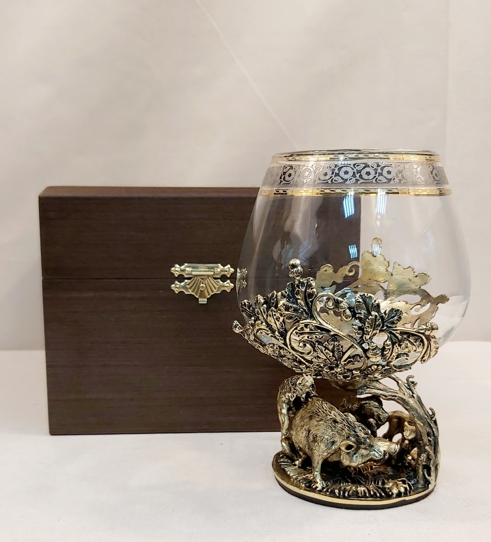 Бокал для коньяка "Охота на вепря" в подарочном футляре