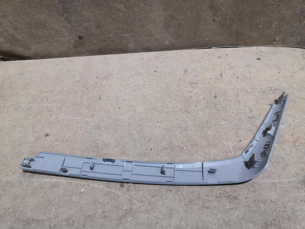 Накладка обшивки двери левая задняя RAV4 (XA40) 12-19 Б/У Оригинал 7464642040