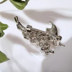 Брошь "Бабочка" с жемчужным крылом, цвет белый в серебре