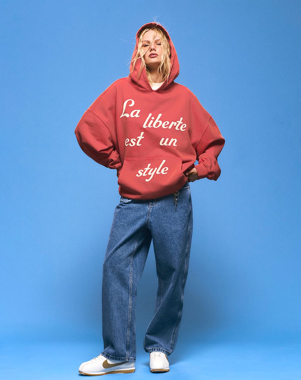 Худи Bruler d'Amour Temps de Liberté красное