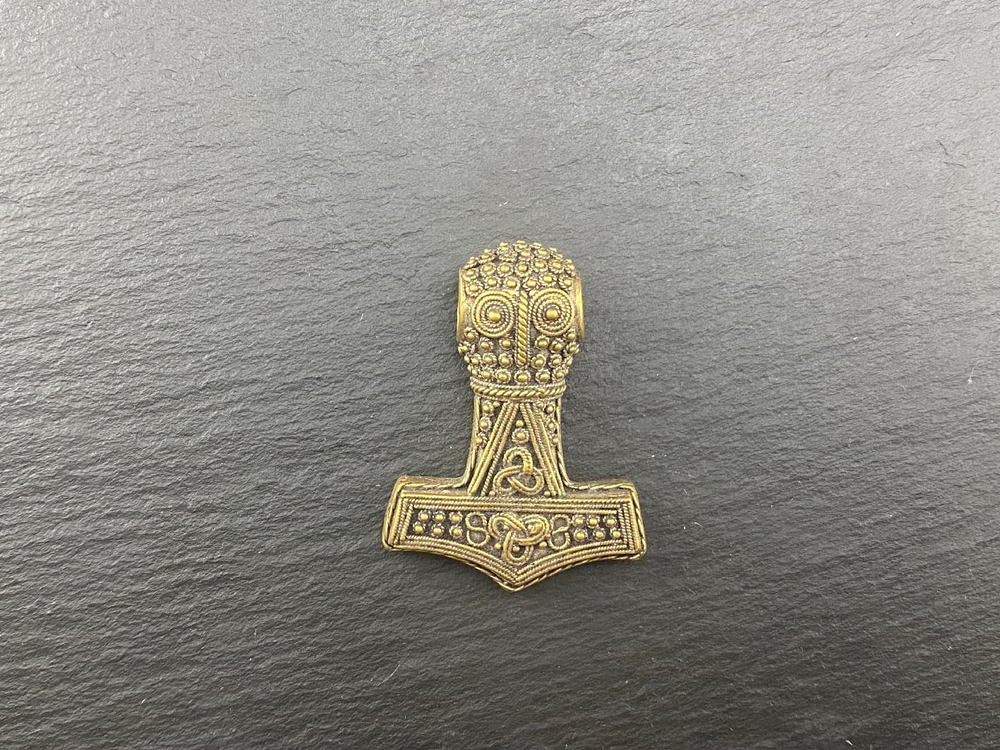 Мьёльнир. Швеция 9-10 в.