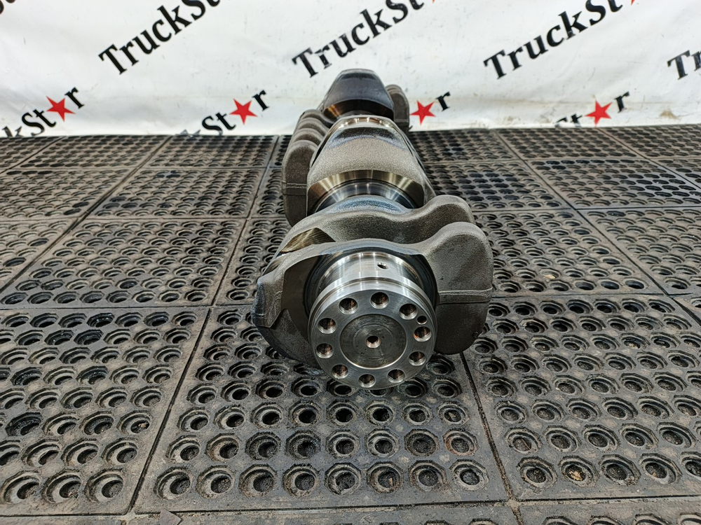 Коленвал D2676 2016г.