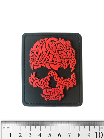 Шеврон Череп кельтский узор PVC. Чёрный с красным