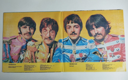 Винтажная виниловая пластинка LP The Beatles Оркестр Клуба Одиноких Сердец Сержанта Пеппера, Револьвер Revolver (Россия 1992)