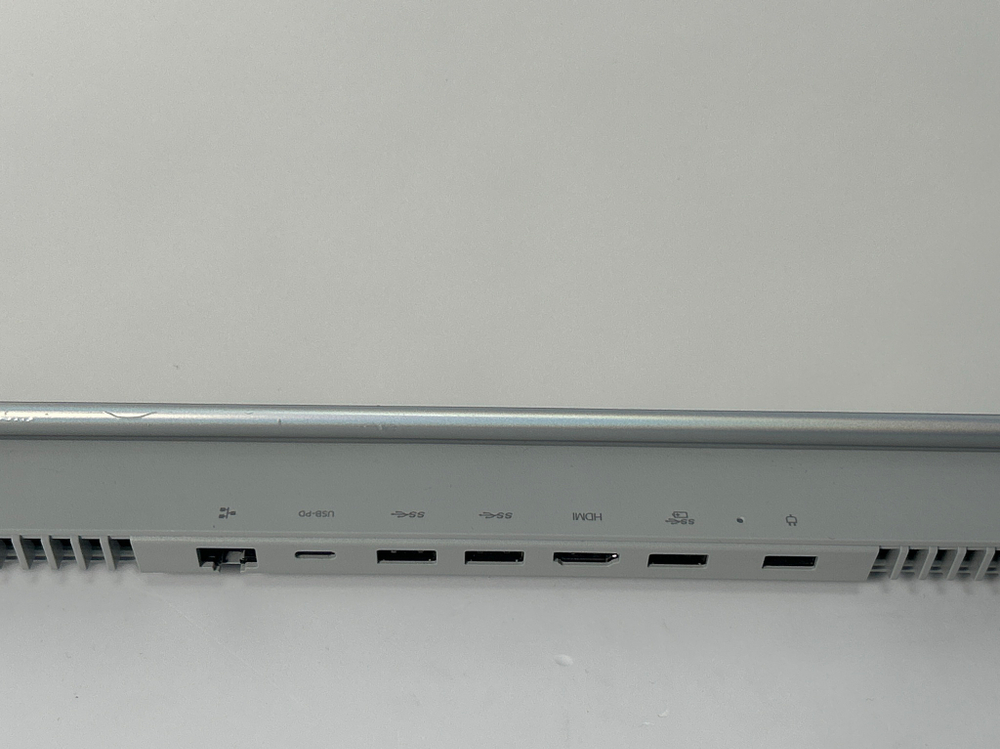 Ноутбук игровой Lenovo Legion 5 15ACH6A (82NW001ARK) 15.6"/AMD Ryzen 7 5800H/RAM 16GB/SSD 1024GB/AMD Radeon RX 6600M 8GB/1920*1080/IPS 165Hz/DOS/Подсветка кл-ры: LED/белый. Состояние: A1