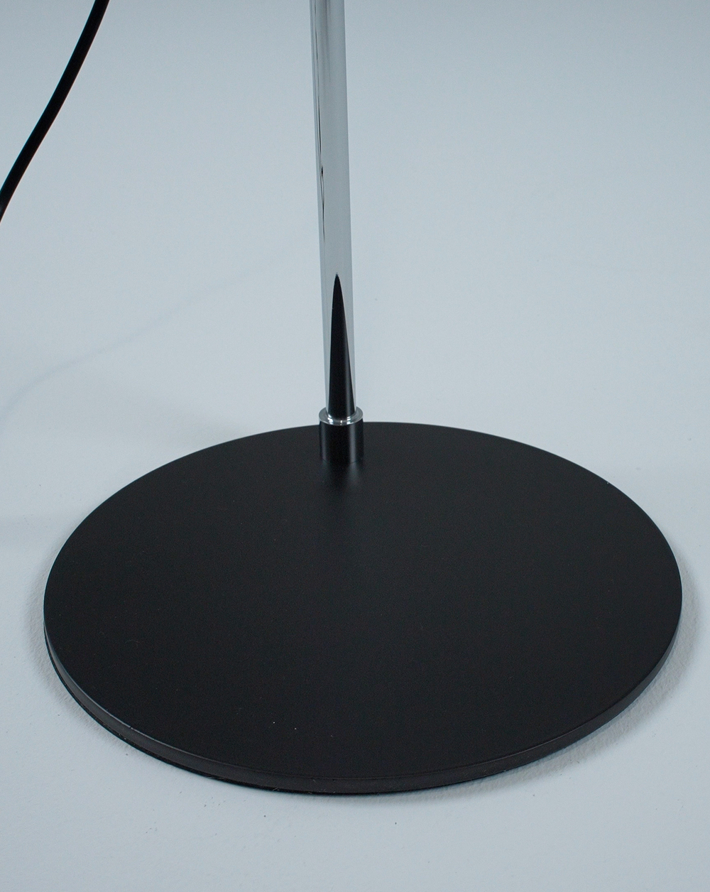 Торшер Moderli V10997-F Page