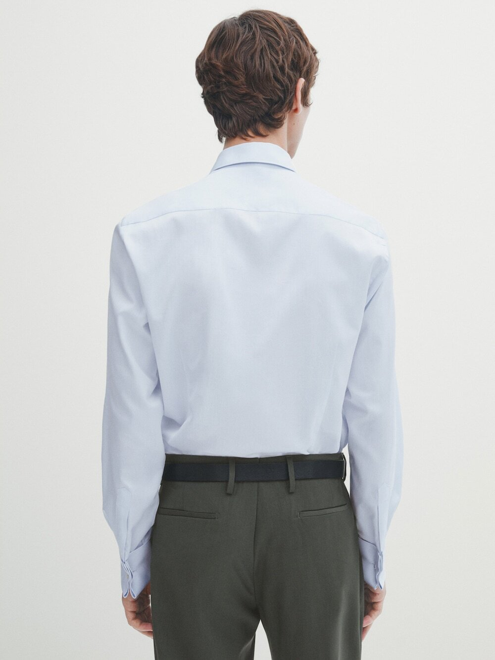 Massimo Dutti Рубашка облегающего кроя из твила с двойными манжетами, небесно-голубой