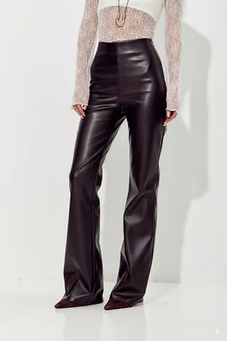 Брюки клеш из экокожи шоколадного цвета