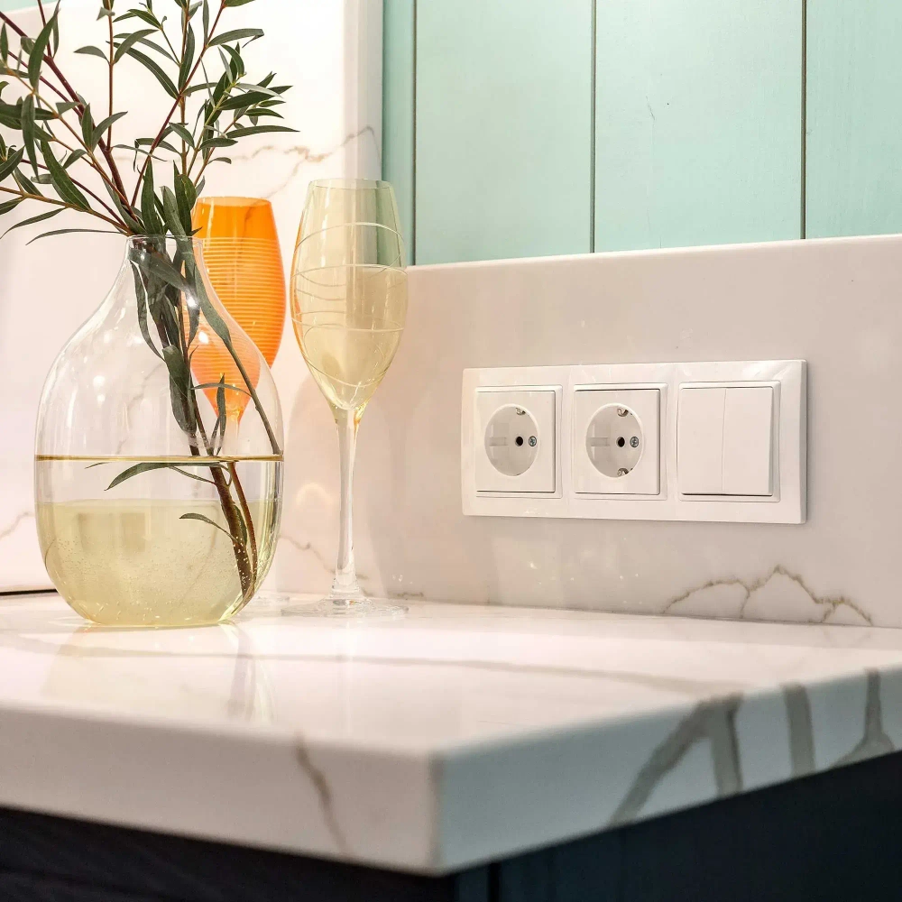 Рамка на 3 поста Snabb Basic (белый) W0032001