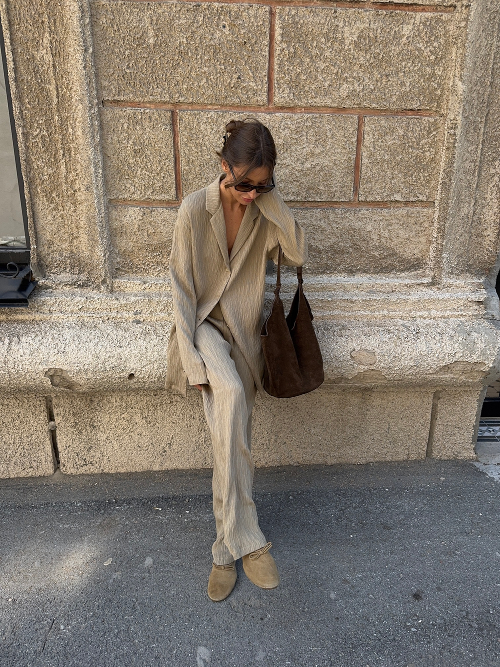 костюм MIO темный экрю