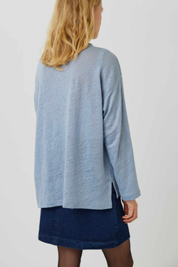 Топ с разрезами из голубого льна