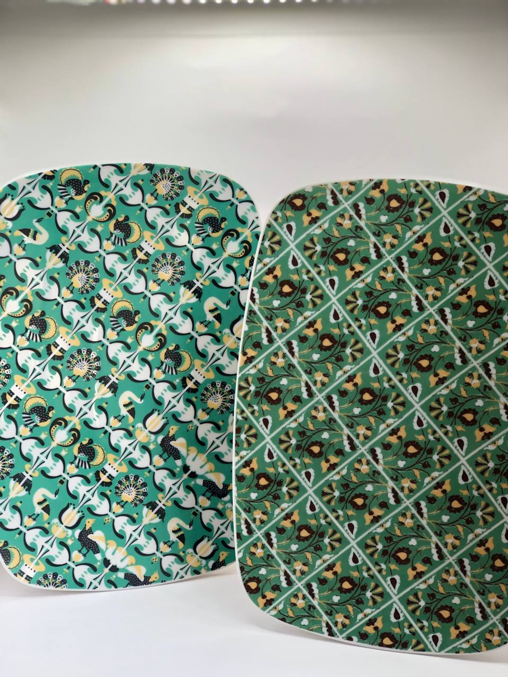 Блюдо малое или сервировочная тарелка. Коллекция  Изразец Коломенское. Птицы. Бревно (Log).