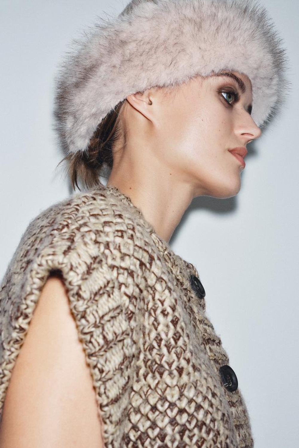 ZARA ШАПКА ИЗ МЕХА, ЭКРЮ