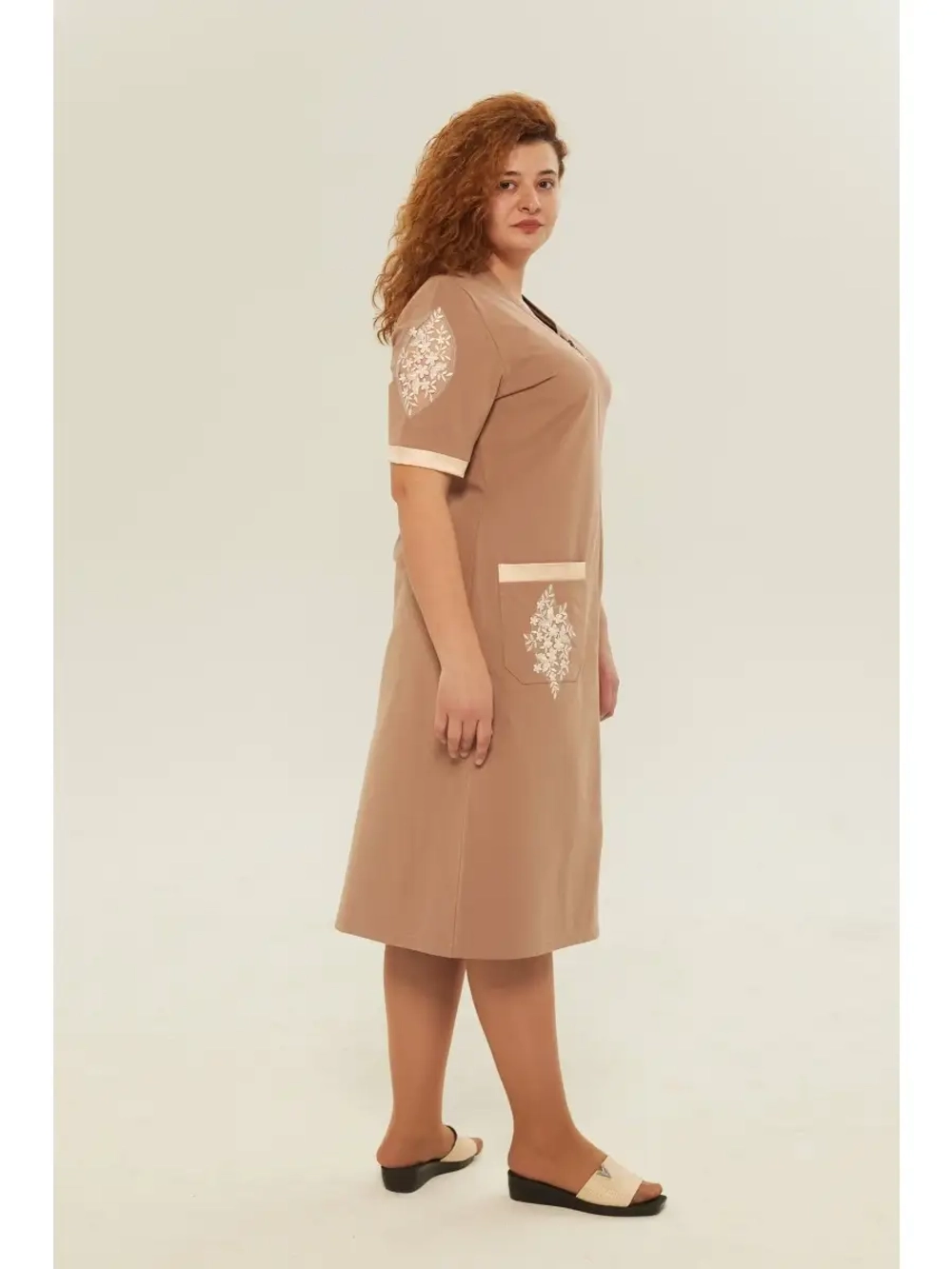 Халат трикотажный с гипюром домашний на молнии