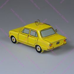 Фарфоровая ёлочная игрушка автомобиль Копейка
