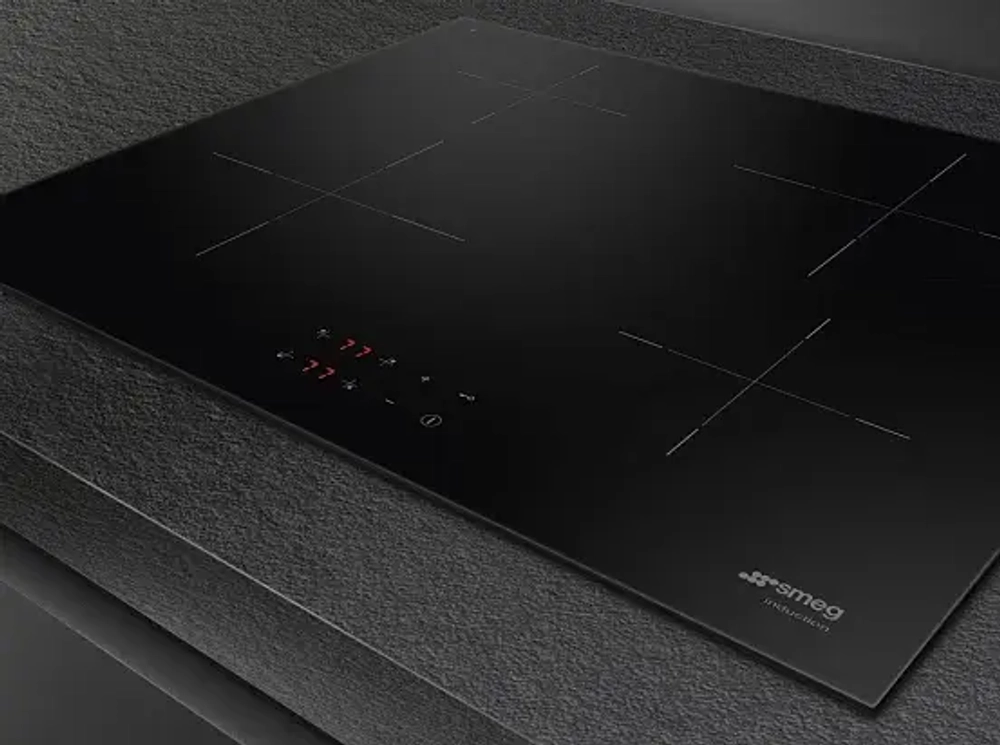 Индукционная варочная панель Smeg SI2641D