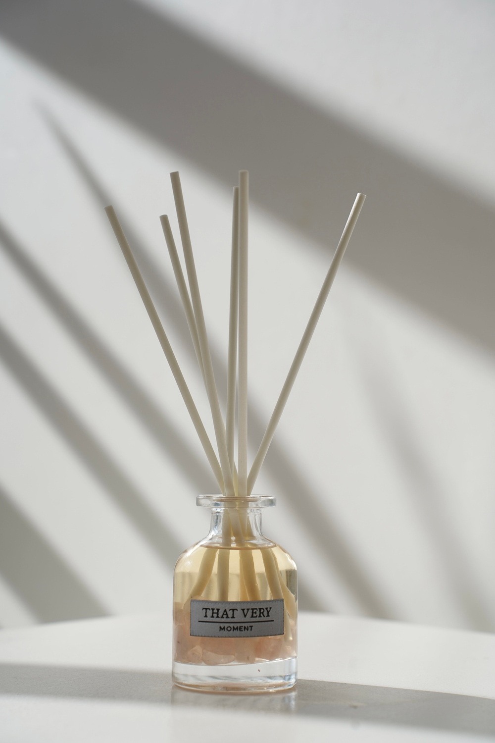 Аромадиффузор с натуральным камнем "Розовый кварц" и ароматом "Северная клюква"