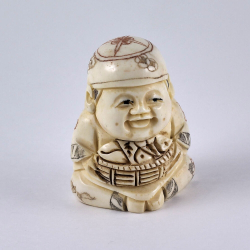 Нэцкэ Ребенок Карако с корзиной рыбы