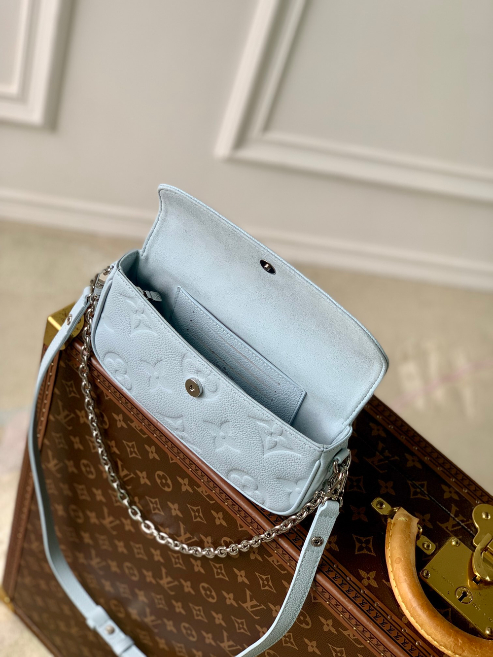Louis Vuitton Ivy Wallet On Chain Bag
